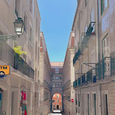 Sweet Bairro Alto - Spacious In Prime Location * ליסבון